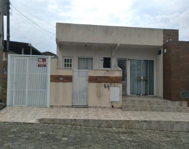 Casa a Venda no Bairro Monte Alegre Camboriu/SC