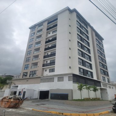 Apartamento novo no centro de Camboriú /SC